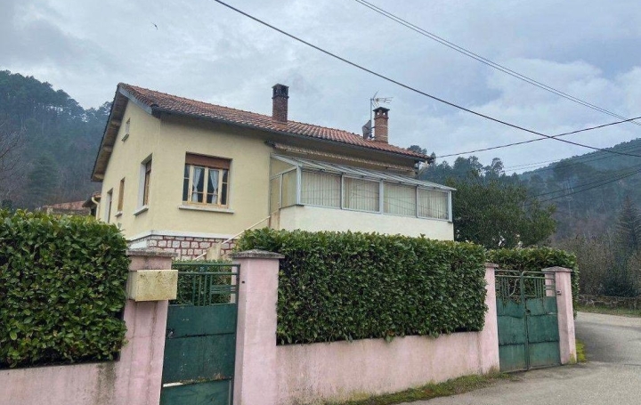 Maison   CHAMBORIGAUD  113 m2 147 000 € 